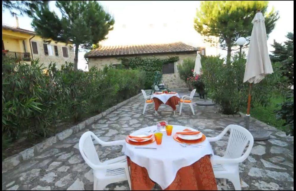 Agriturismo La Ginestrella Civitella D'Arna ภายนอก รูปภาพ