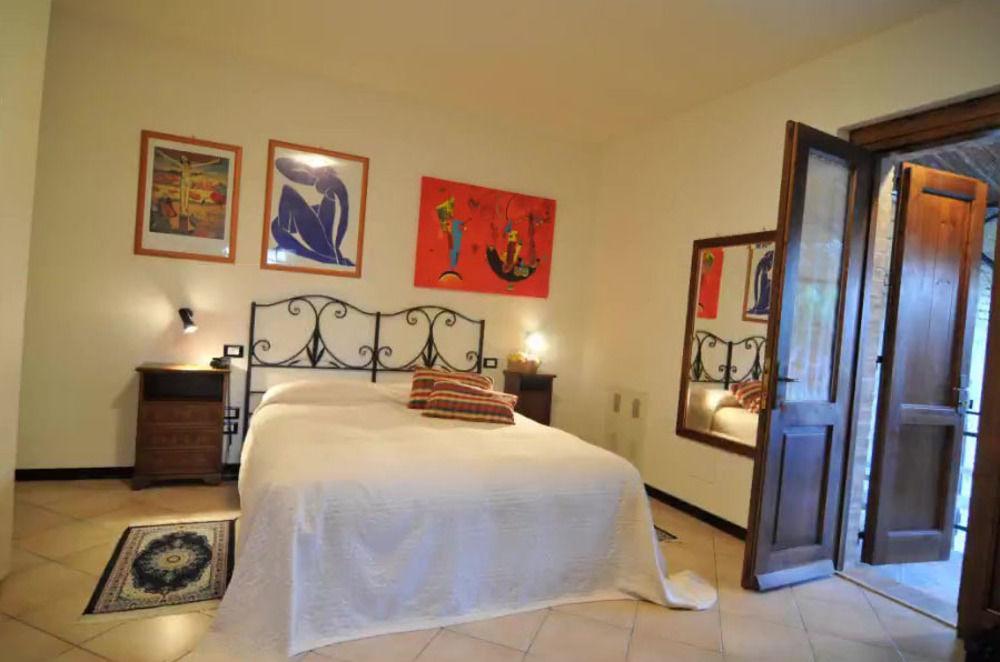 Agriturismo La Ginestrella Civitella D'Arna ภายนอก รูปภาพ