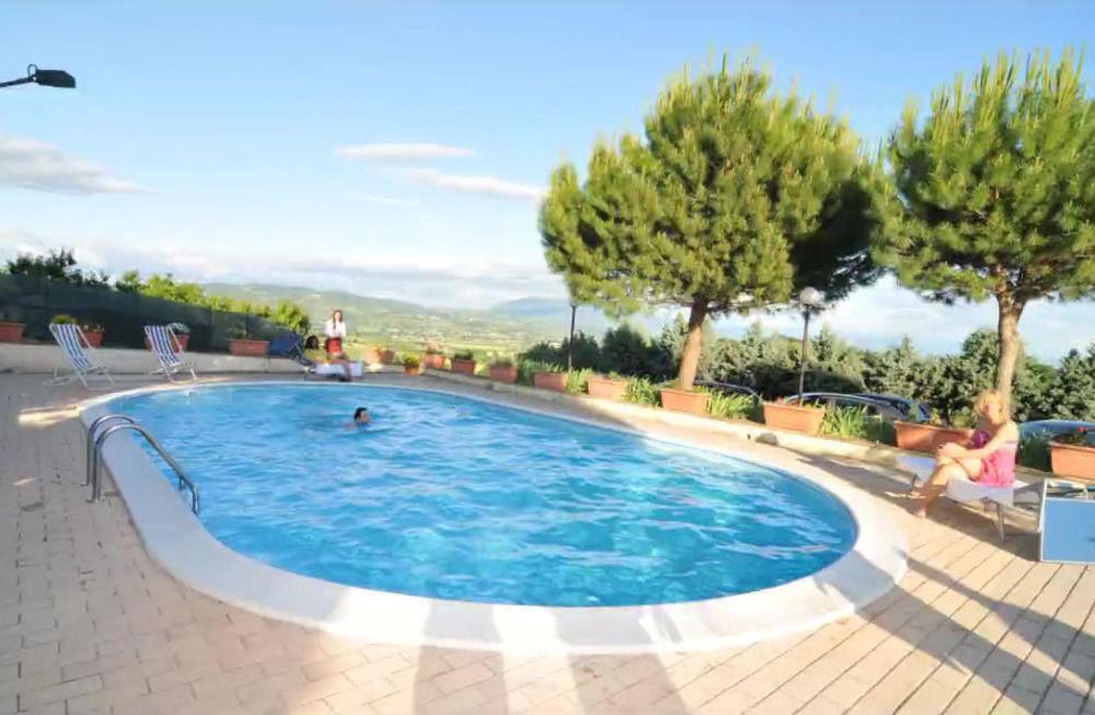 Agriturismo La Ginestrella Civitella D'Arna ภายนอก รูปภาพ