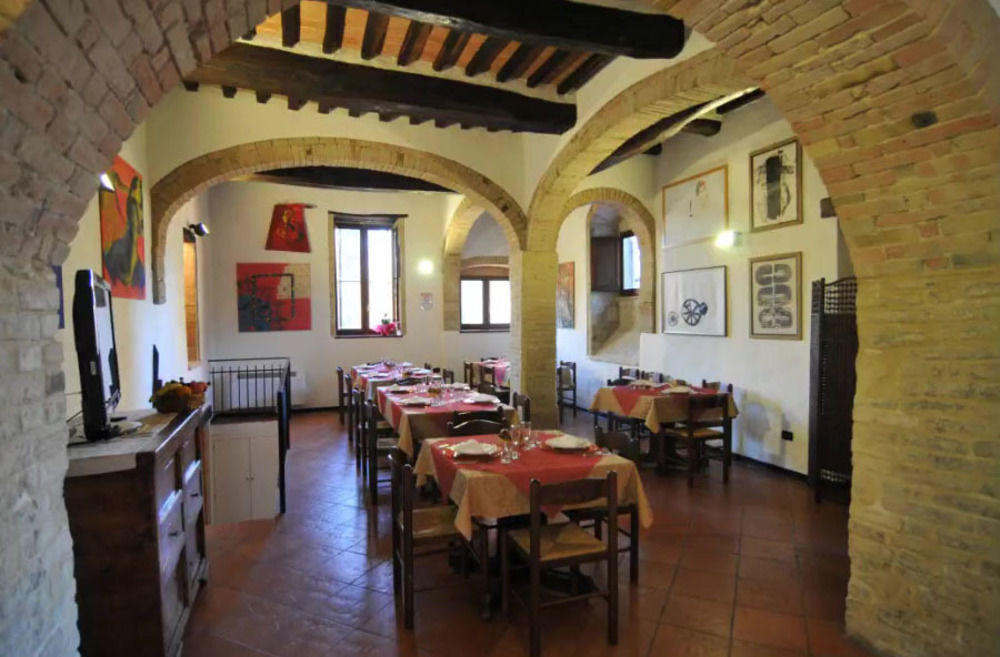 Agriturismo La Ginestrella Civitella D'Arna ภายนอก รูปภาพ