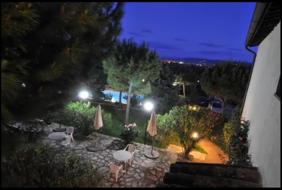 Agriturismo La Ginestrella Civitella D'Arna ภายนอก รูปภาพ