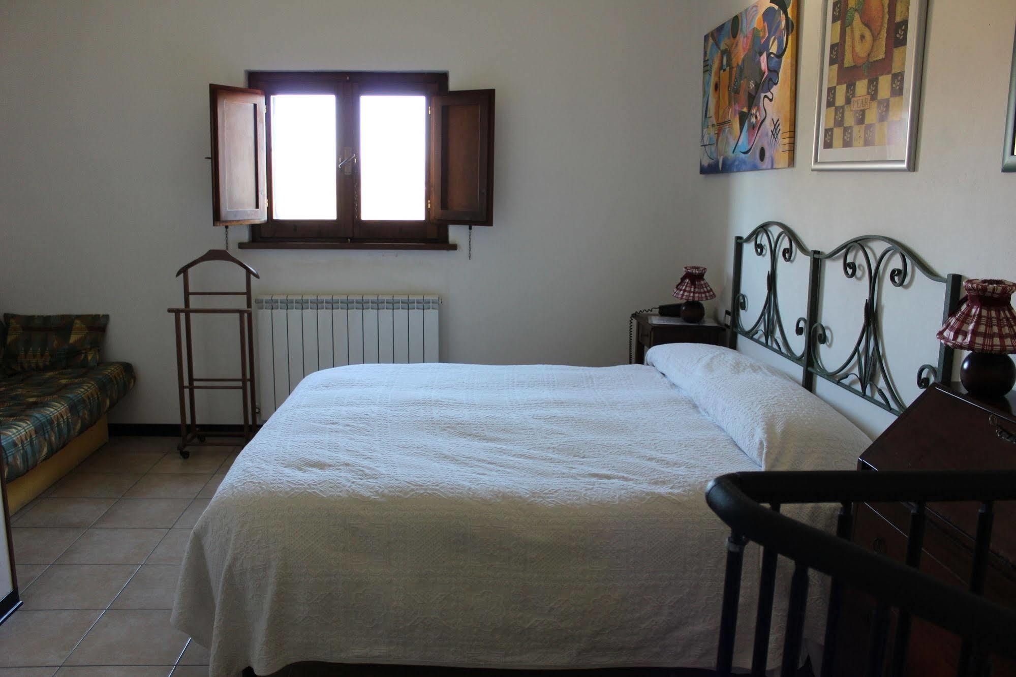 Agriturismo La Ginestrella Civitella D'Arna ภายนอก รูปภาพ