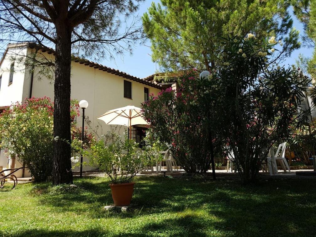 Agriturismo La Ginestrella Civitella D'Arna ภายนอก รูปภาพ